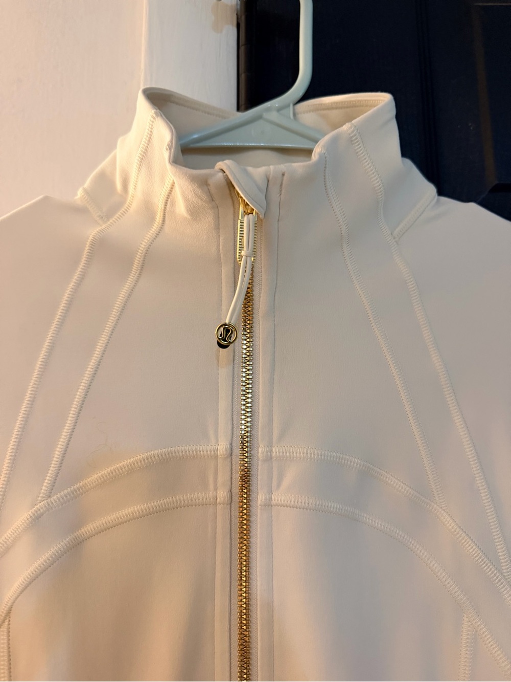 Lululemon Define Jacket Cropped Nulu Bone/Gold Size 6 - Picture 3 of 8